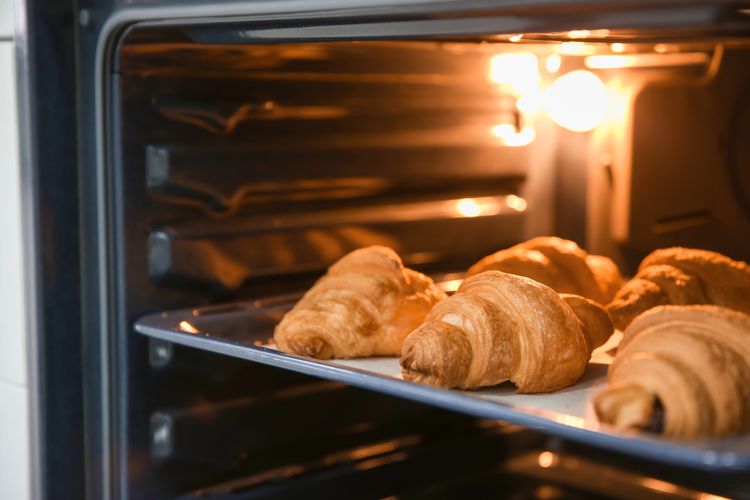 Croissant: Gigitan Renyah Lezat dari Prancis Ini Resepnya 2024