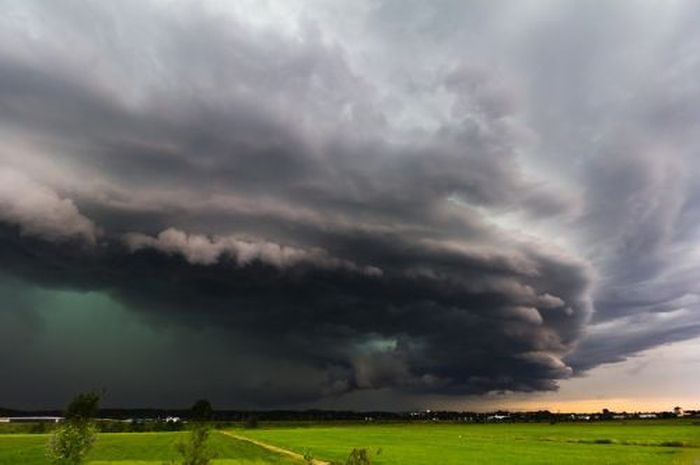Awan Fenomena Squall Line