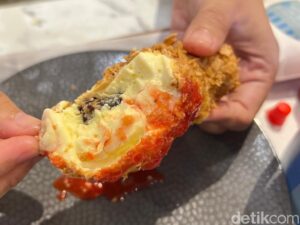 Kuliner Unik Es Krim Ayam Goreng